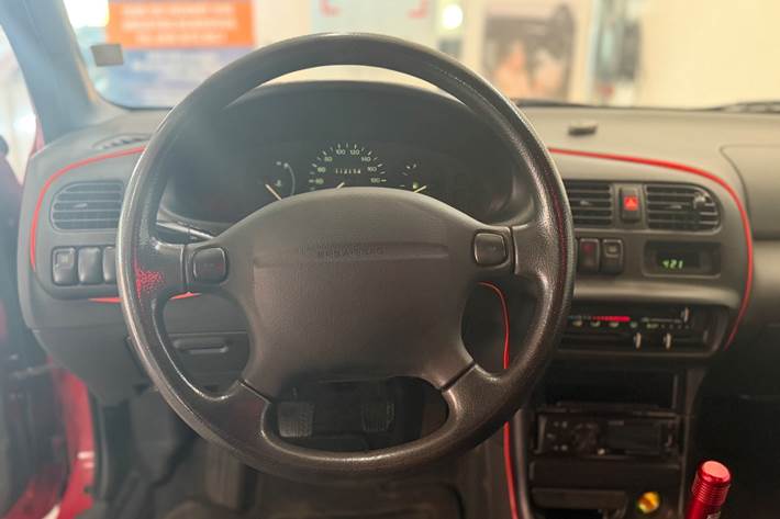 undefined Mazda 323 fra 1996