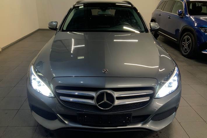 Grå Mercedes C220 d fra 2017