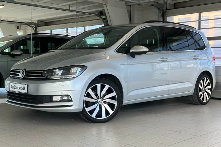 Sølv VW Touran fra 2016