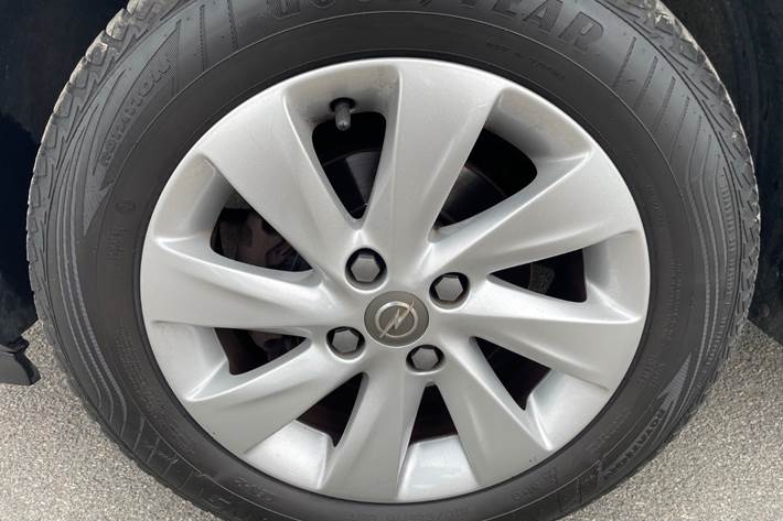 Grå Opel Corsa fra 2018