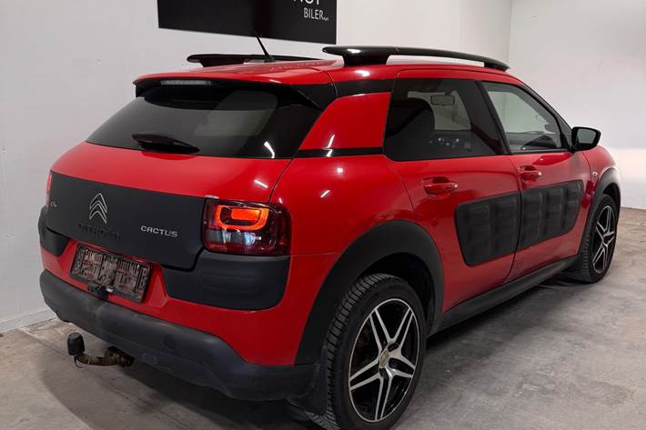 Rød Citroën C4 Cactus fra 2015