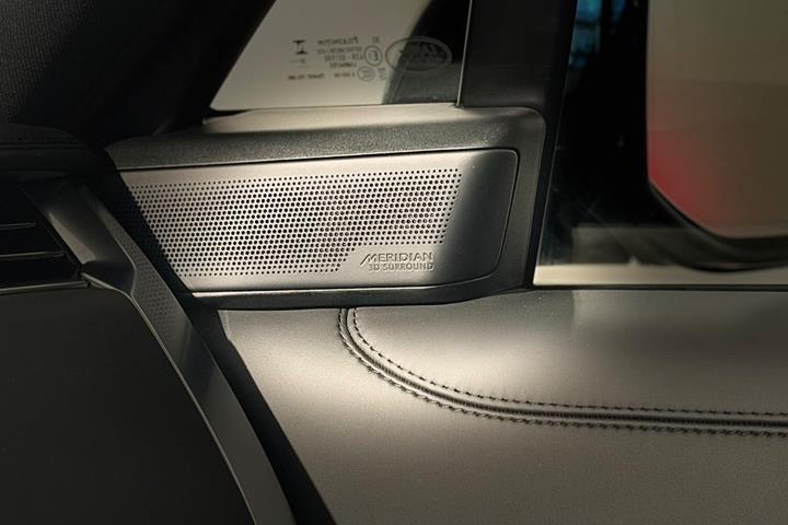 Sort Land Rover Range Rover fra 2024