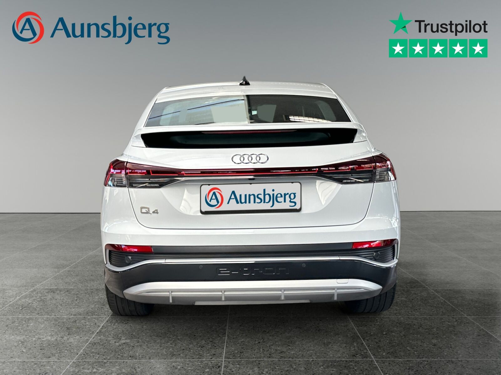 Hvid Audi Q4 e-tron fra 2023
