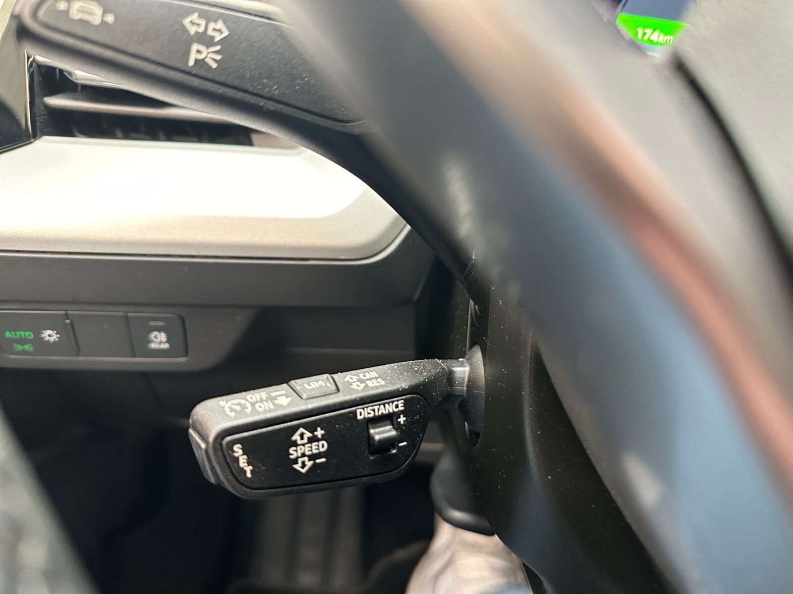 Hvid Audi Q4 e-tron fra 2023