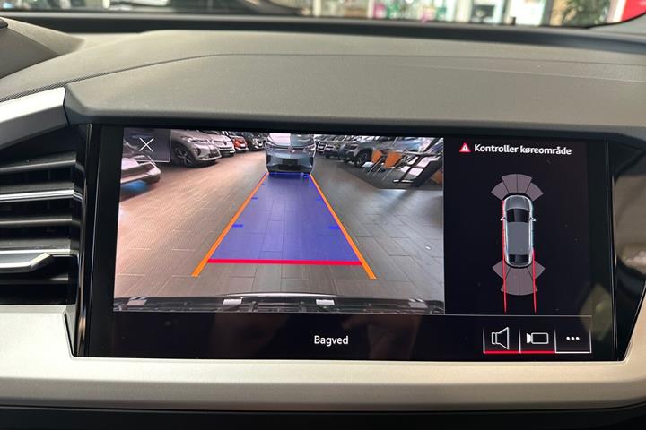 Hvid Audi Q4 e-tron fra 2023