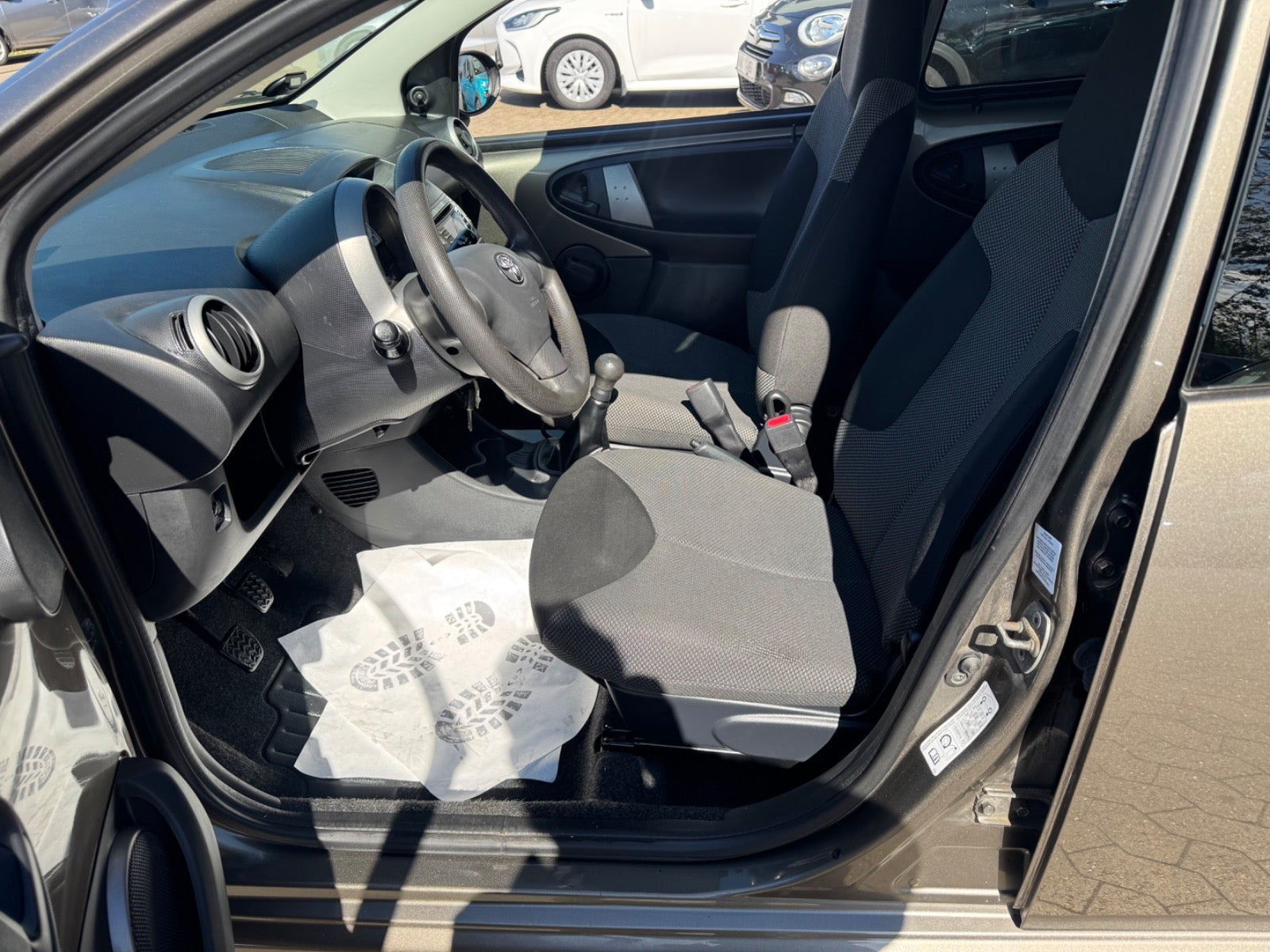 Bronze Toyota Aygo fra 2012