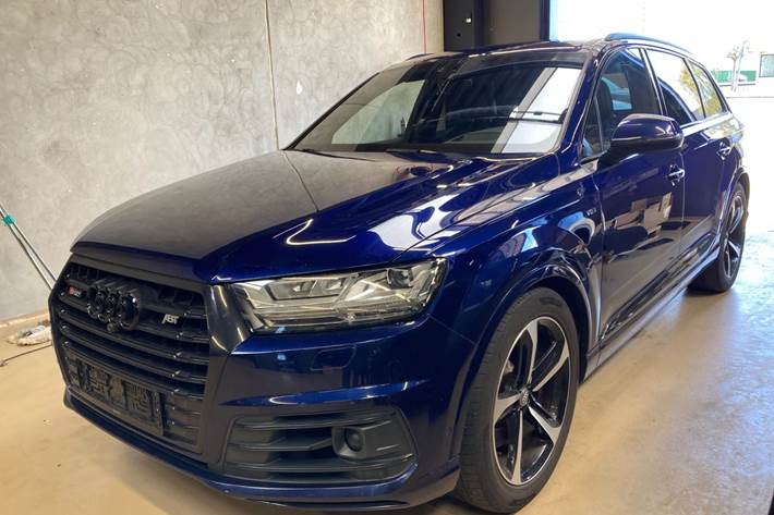 Blå Audi SQ7 fra 2018