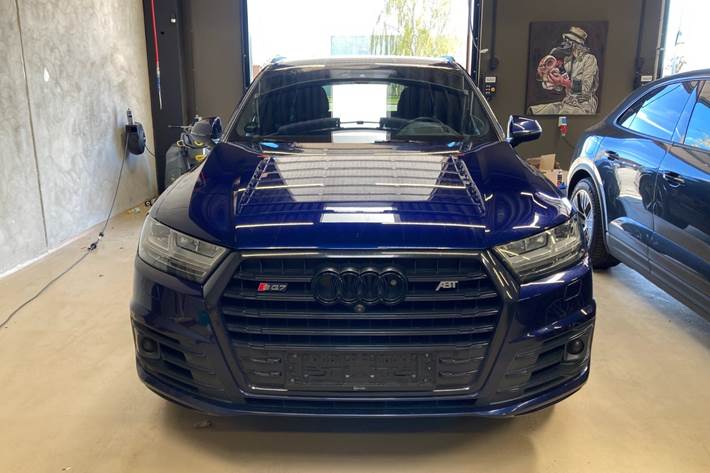 Blå Audi SQ7 fra 2018