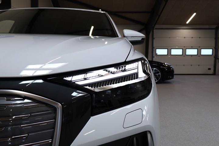 Hvid Audi Q4 e-tron fra 2026
