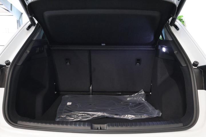 Hvid Audi Q4 e-tron fra 2026