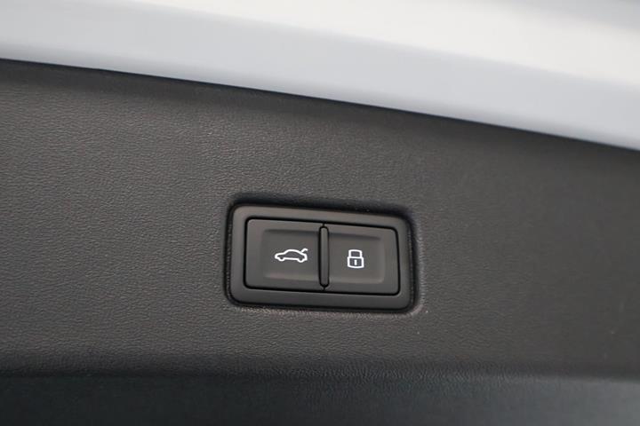 Hvid Audi Q4 e-tron fra 2026