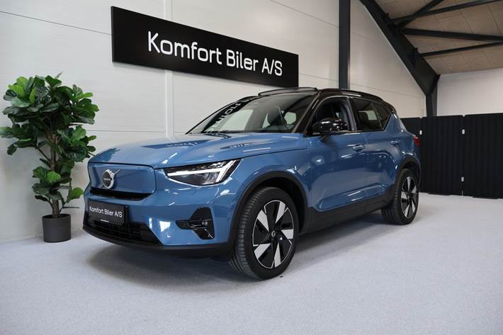 Blå Volvo EX40 fra 2025