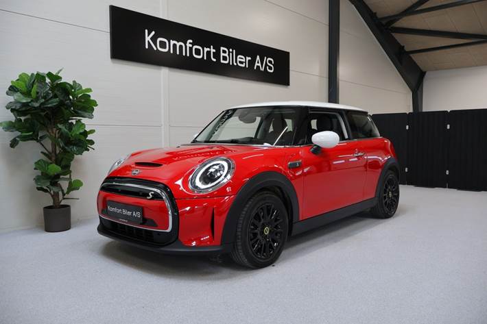 Rød Mini Cooper SE fra 2021