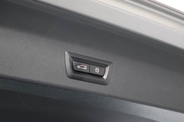 Orange BMW iX3 fra 2023