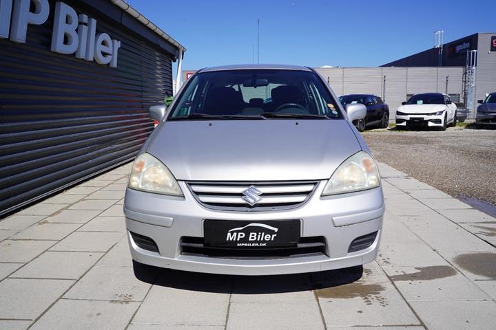 Sølv Suzuki Liana fra 2006