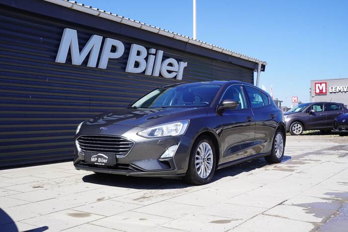 Grå Ford Focus fra 2019