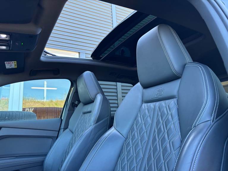 Audi Q4 e-tron 50 S-line quattro