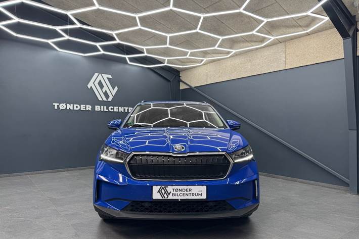 Blå Skoda Enyaq fra 2023