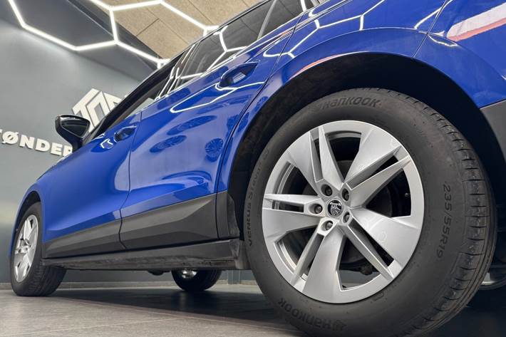 Blå Skoda Enyaq fra 2023
