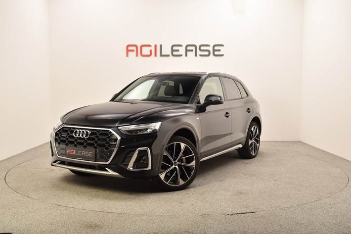 Sort Audi Q5 fra 2021 set udefra