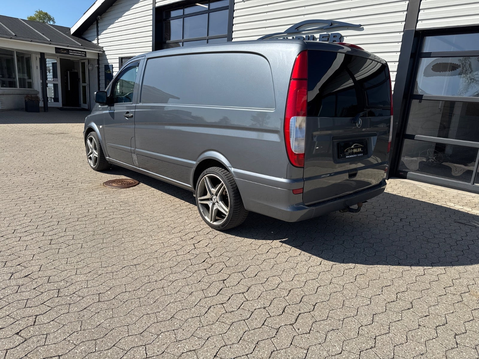 Grå Mercedes Vito 122 fra 2014