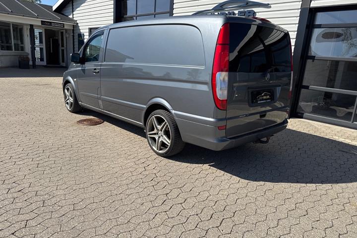 Grå Mercedes Vito 122 fra 2014