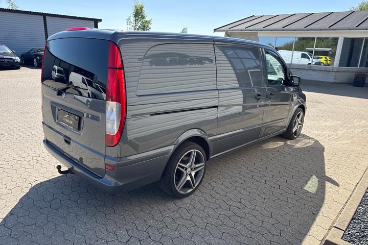 Grå Mercedes Vito 122 fra 2014