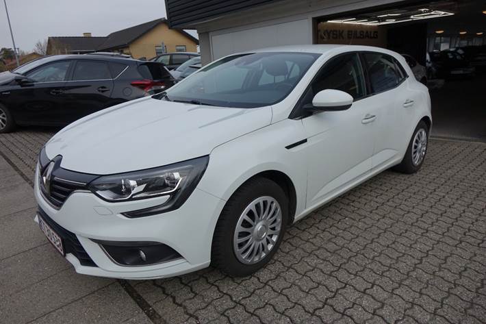 Hvid Renault Megane IV fra 2017