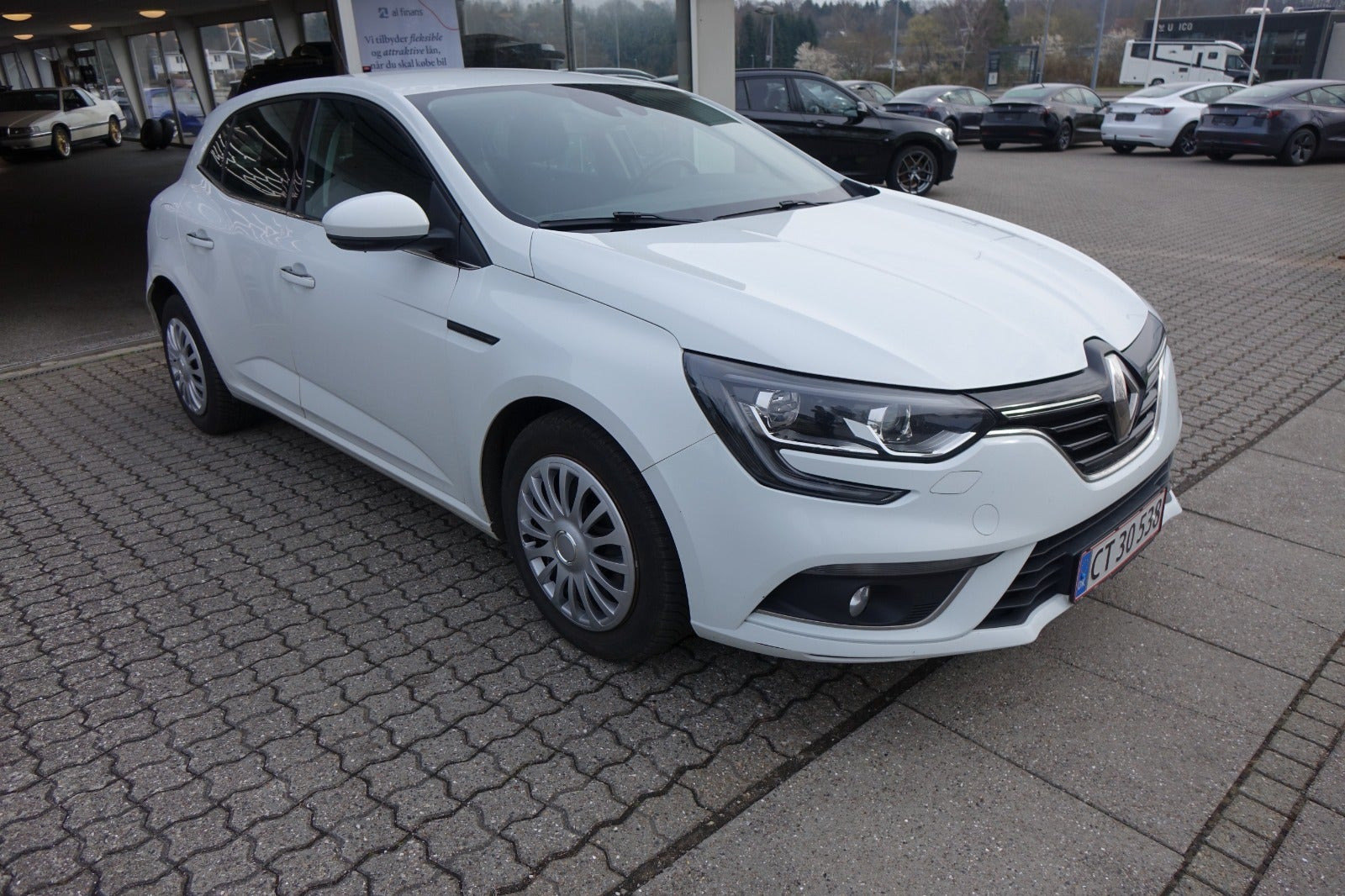 Hvid Renault Megane IV fra 2017