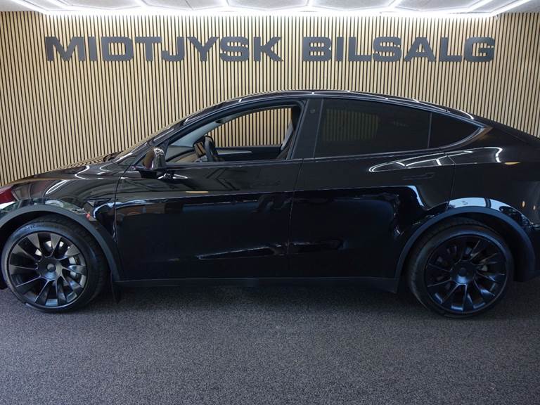 Tesla Model Y Performance AWD