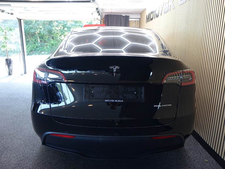 Tesla Model Y Performance AWD