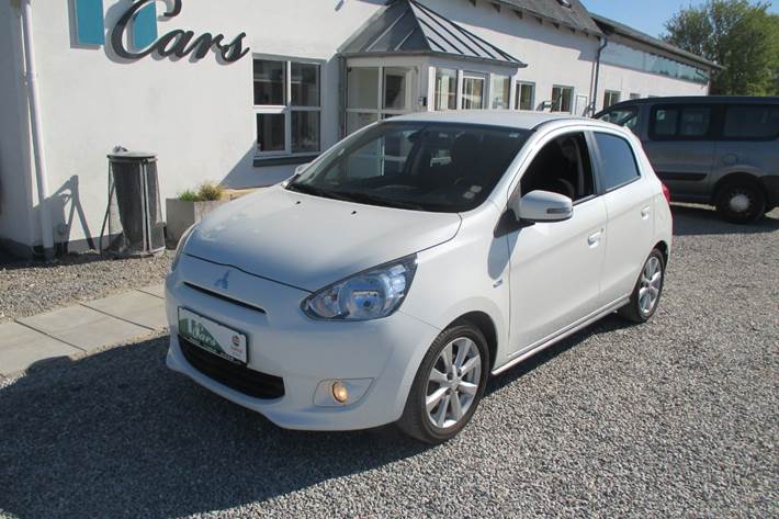 Hvid Mitsubishi Space Star fra 2015