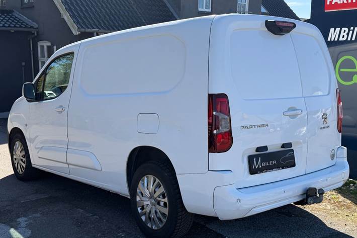 Hvid Peugeot Partner fra 2020