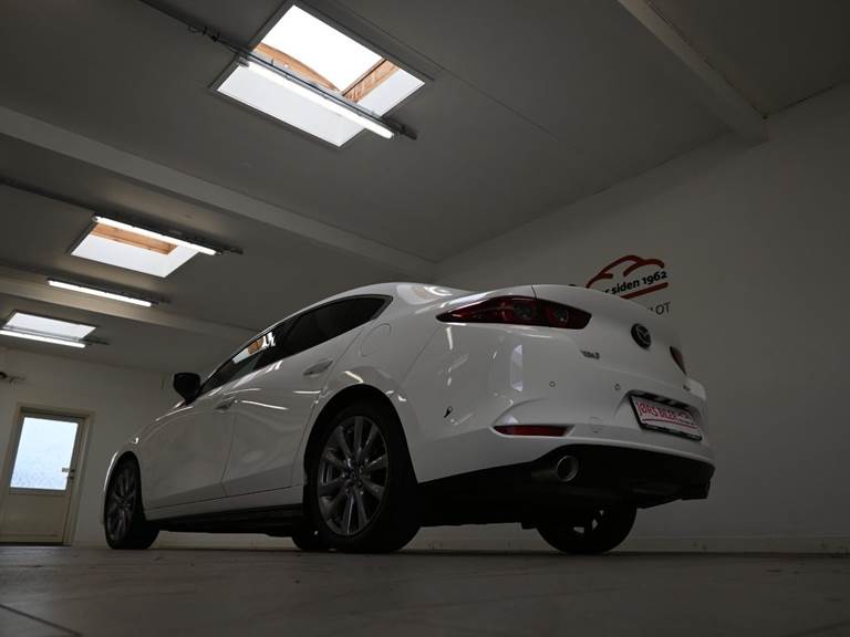 Mazda 3 2,0 SkyActiv-X 180 Cosmo aut.