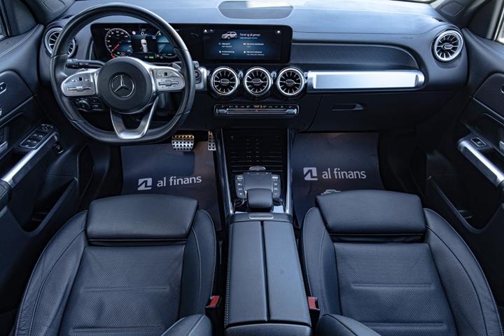 Sort Mercedes EQB300 fra 2022