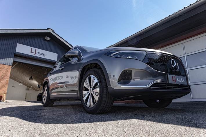 Grå Mercedes EQA250+ fra 2025