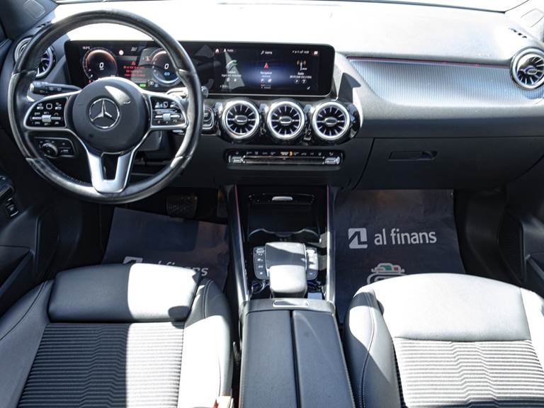 Mercedes EQA250