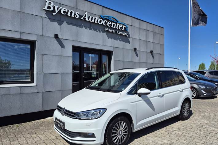 Hvid VW Touran fra 2020