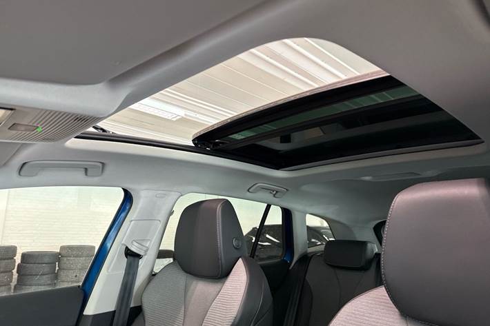 Blå Skoda Enyaq fra 2023