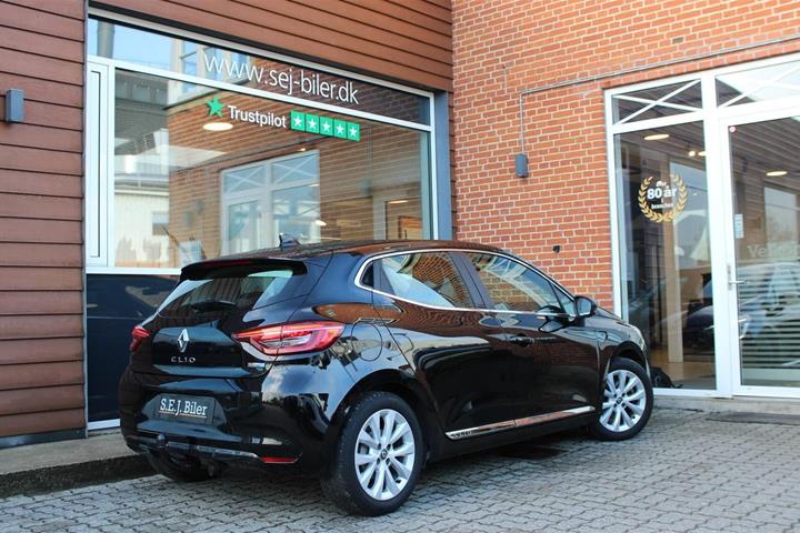 Sort Renault Clio V fra 2021