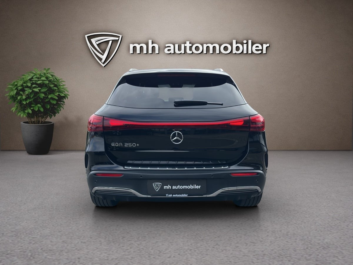Sort Mercedes EQA250+ fra 2024