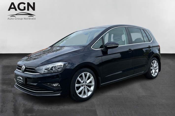 Sort VW Golf Sportsvan fra 2020 set udefra