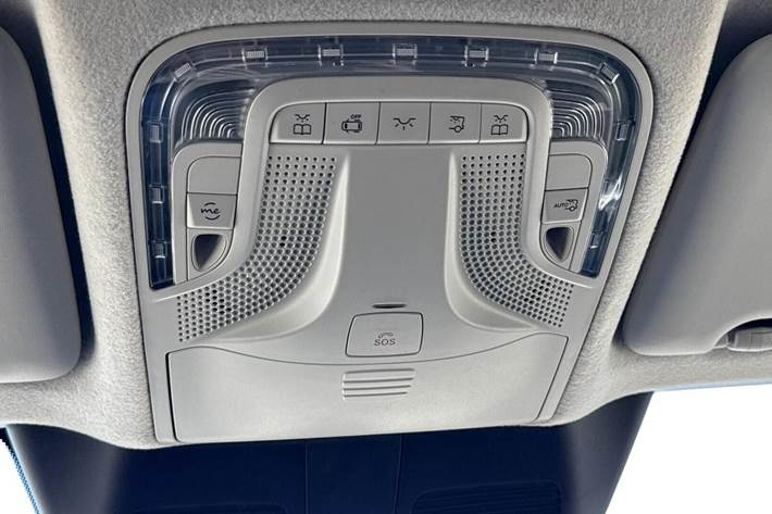 Gul Mercedes Vito 119 fra 2024