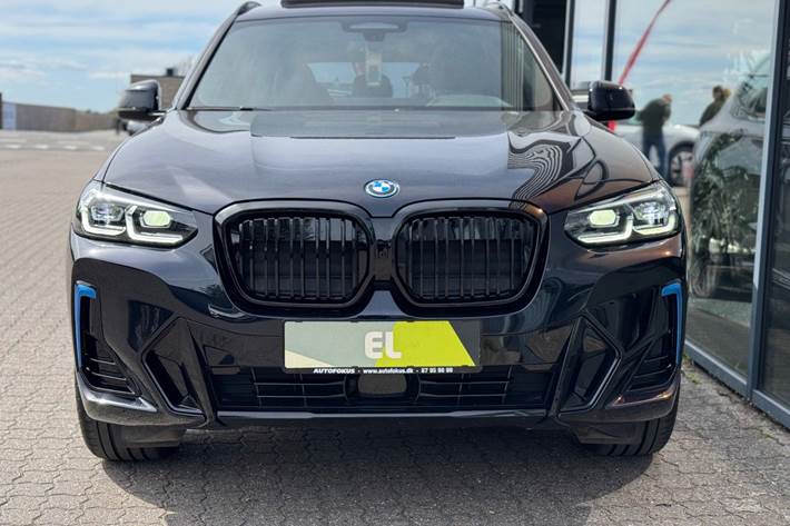 Blå BMW iX3 fra 2023