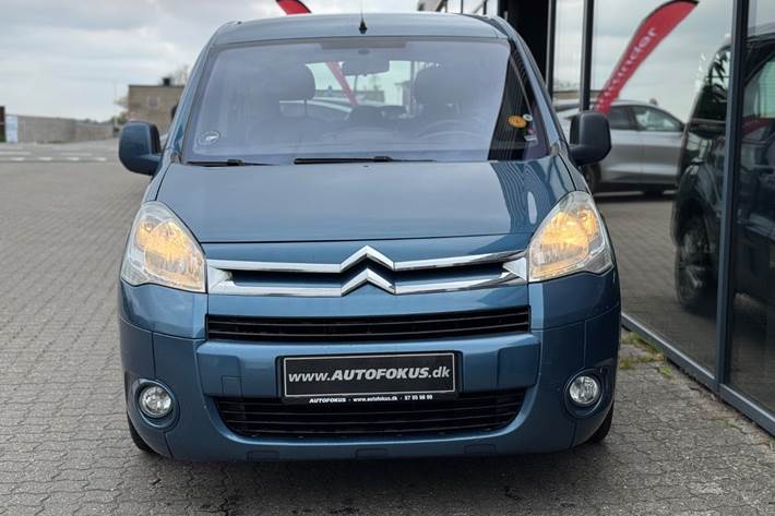 Blå Citroën Berlingo fra 2009