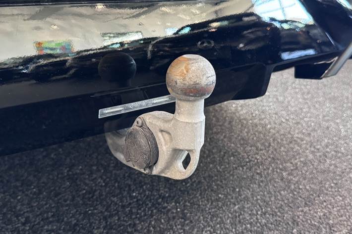 Grå BMW i5 fra 2024