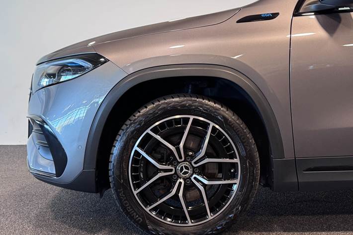 Grå Mercedes EQA250 fra 2022