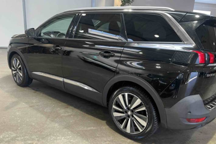 Sort Peugeot 5008 fra 2018