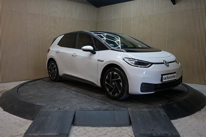 Hvid VW ID.3 fra 2023 set udefra