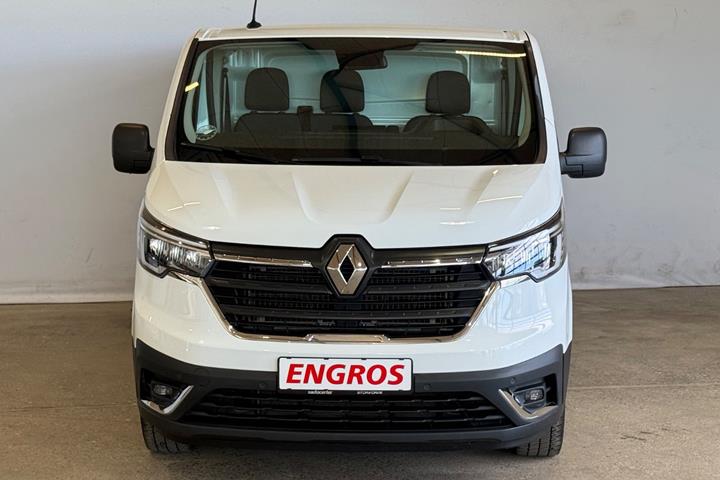 Hvid Renault Trafic fra 2022